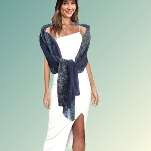 Large Woolen Stole/ Scarf / Wrap Small Roses Pattern Excellent Cond 29 X 80 Inch